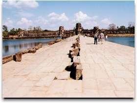 angkor_wat1.jpg (9484 oCg)